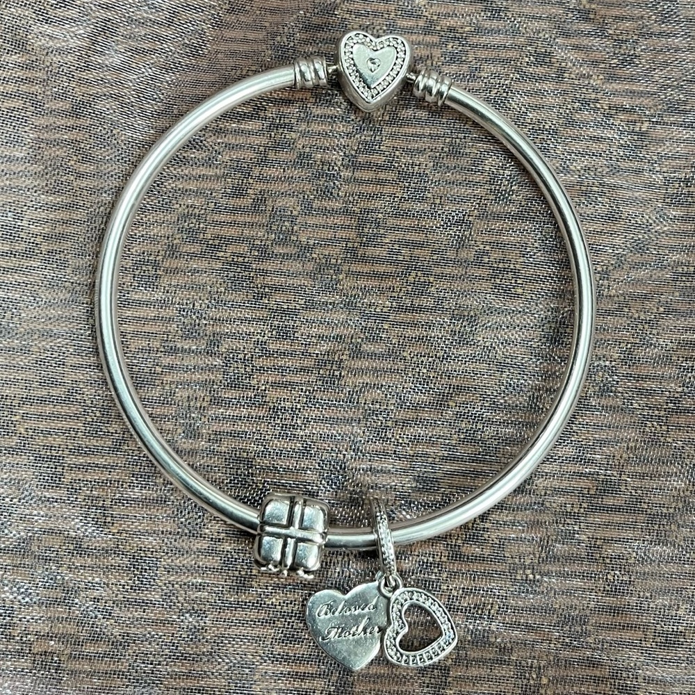 Pandora Family Forever Bangle Bracelet w/ Retired Gift Box & Beloved Mother